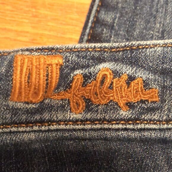 Kut from the Kloth jeans Size 6 medium wash with fading and whiskering raw hem - Picture 5 of 14